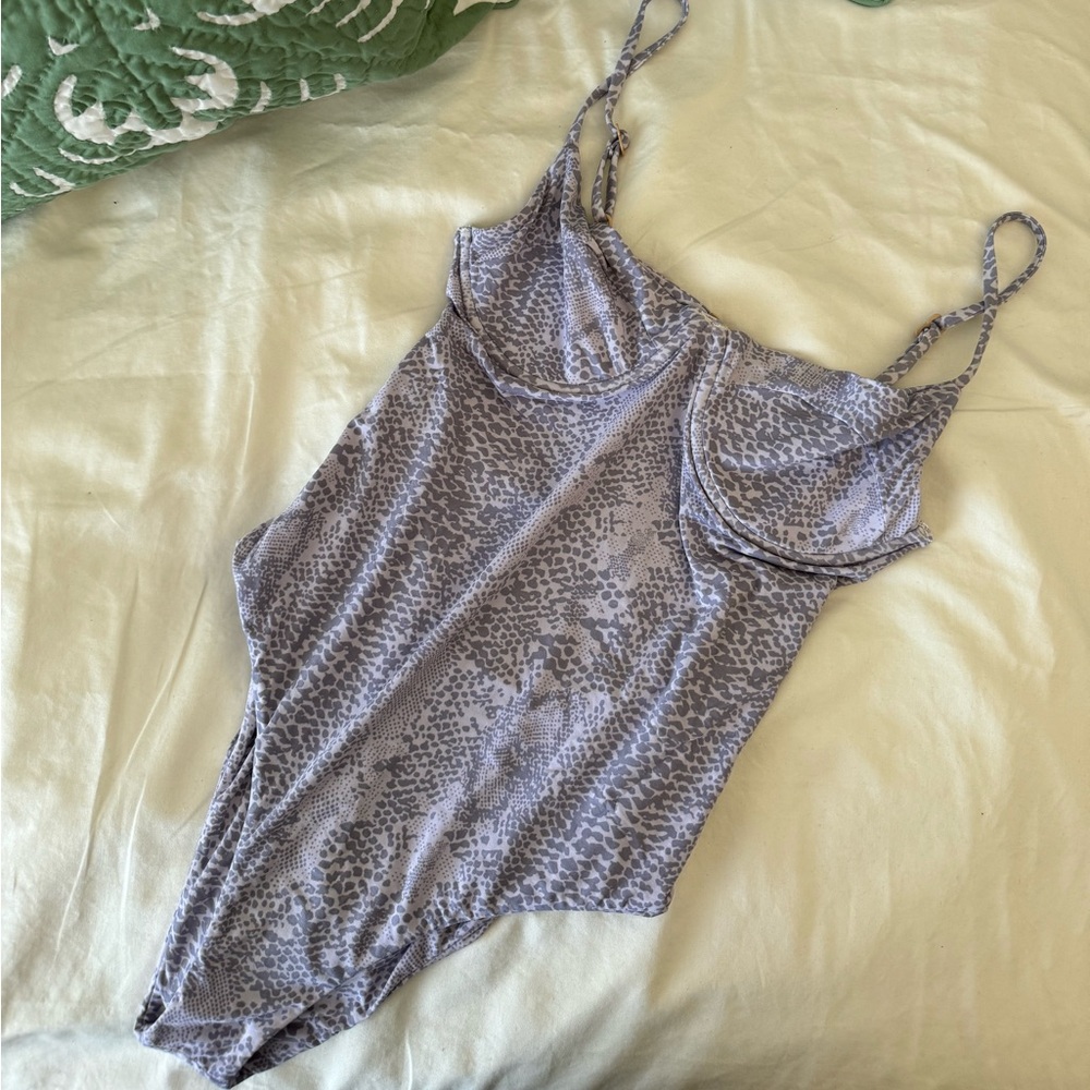 SOLD!!! | Acacia Marlow in Lilac Snake